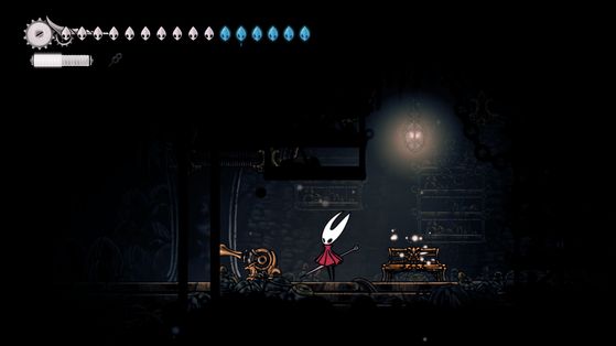 Плазмоний в Hollow Knight Silksong: где найти все железы и как работает Флакон 9 Интерфейс боя с синими масками плазмония на полоске здоровья