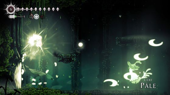 Бледный Олень в момент телепортации во время боя в Hollow Knight: Silksong